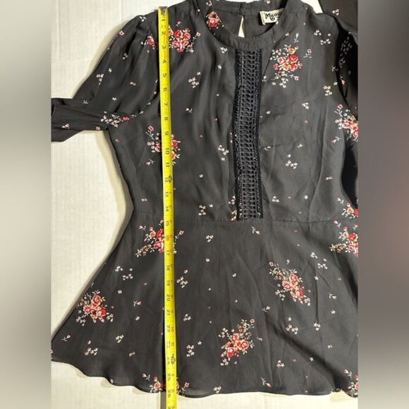 Show me Your MuMu Black Floral Tunic Top, size S NWT - Picture 15 of 15